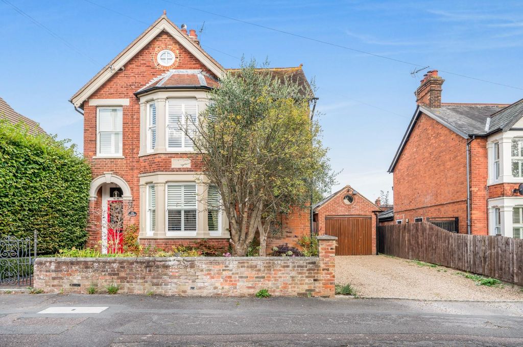 Property photo 1 of 28 External