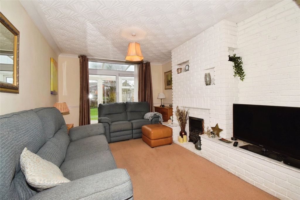 Property photo 2 of 22 Lounge