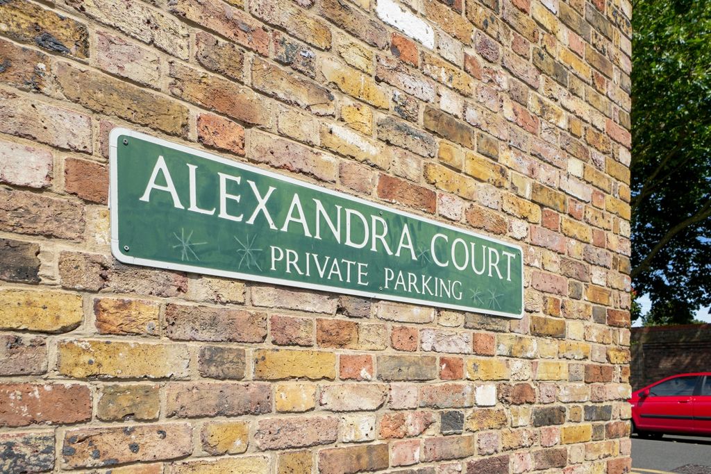 Property photo 3 of 15 Alexandra Court