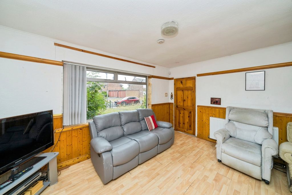 Property photo 3 of 15 Pbox-Img.Jpg