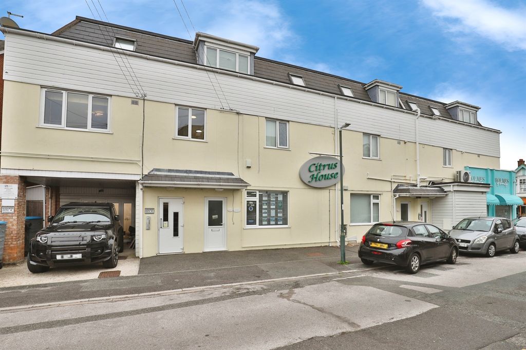 Property photo 2 of 14