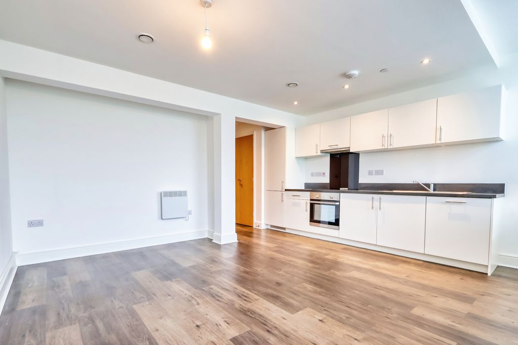 Property photo 2 of 8 Picture No. 14