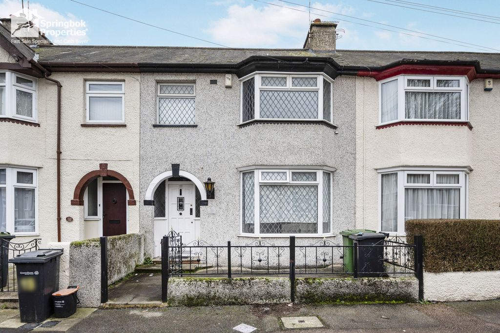 Property photo 1 of 11 Front View