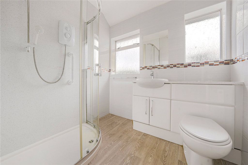 Property photo 3 of 12 Bathroom