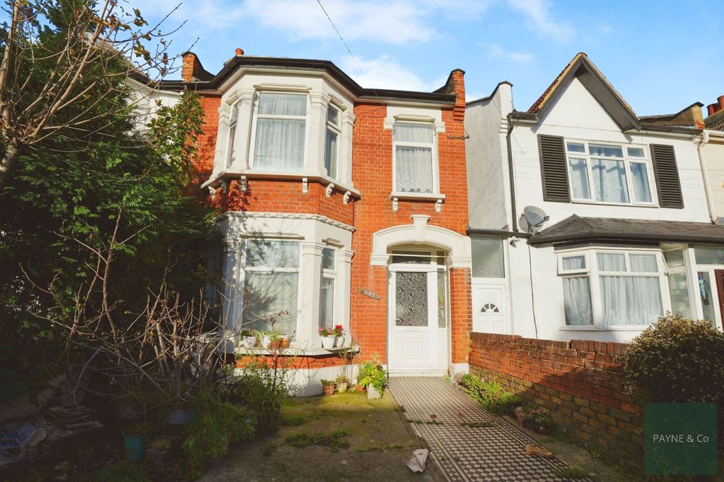 Property photo 1 of 11