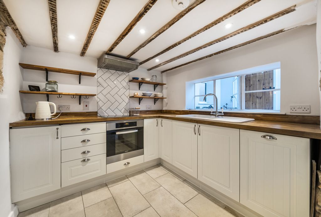 Property photo 3 of 14 1350608-8-68c40E3...