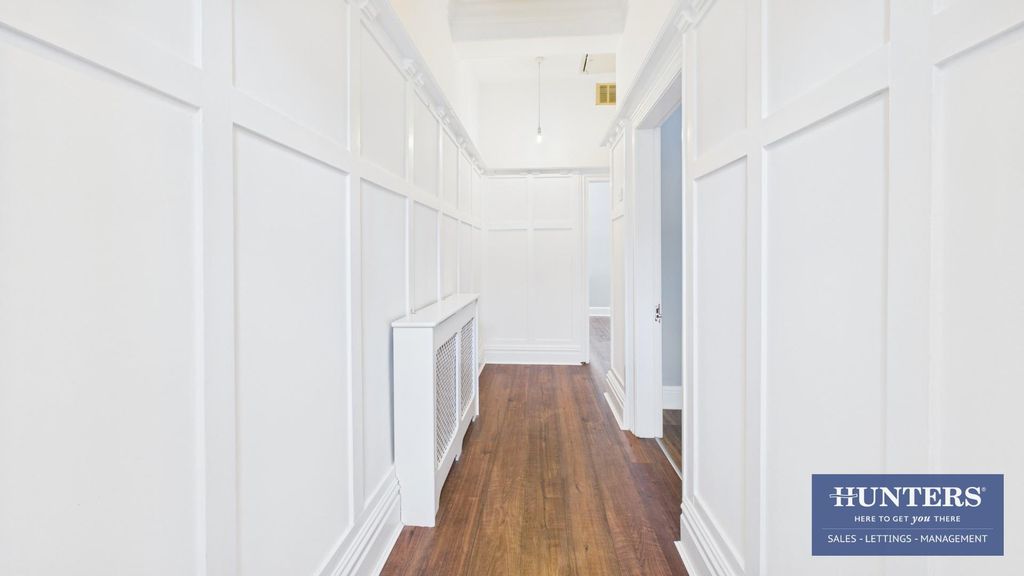 Property photo 2 of 19 Hallway