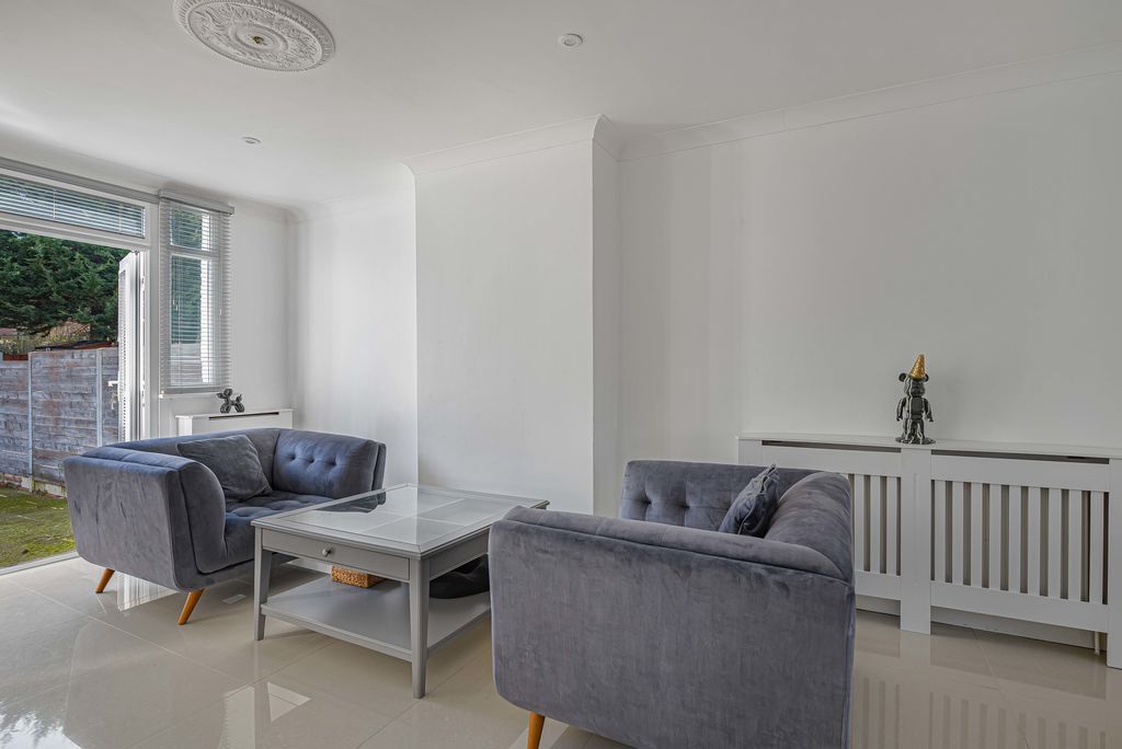 Property photo 3 of 15 Dining Area