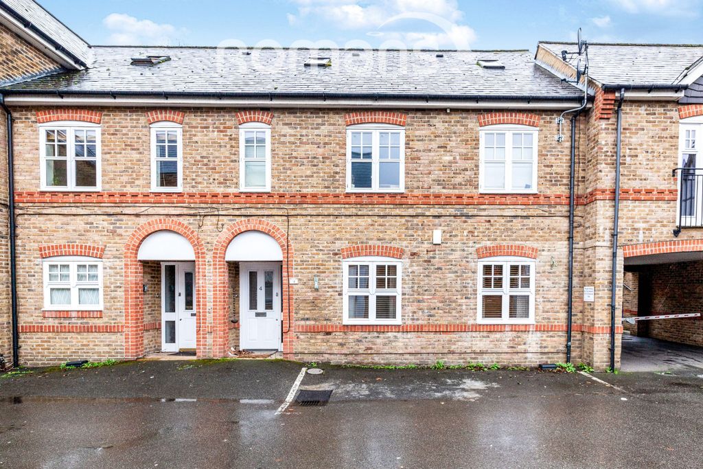 Property photo 1 of 11 3 - Front