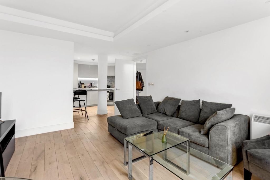 Property photo 1 of 8 Ostro House Flat 16.Jpg