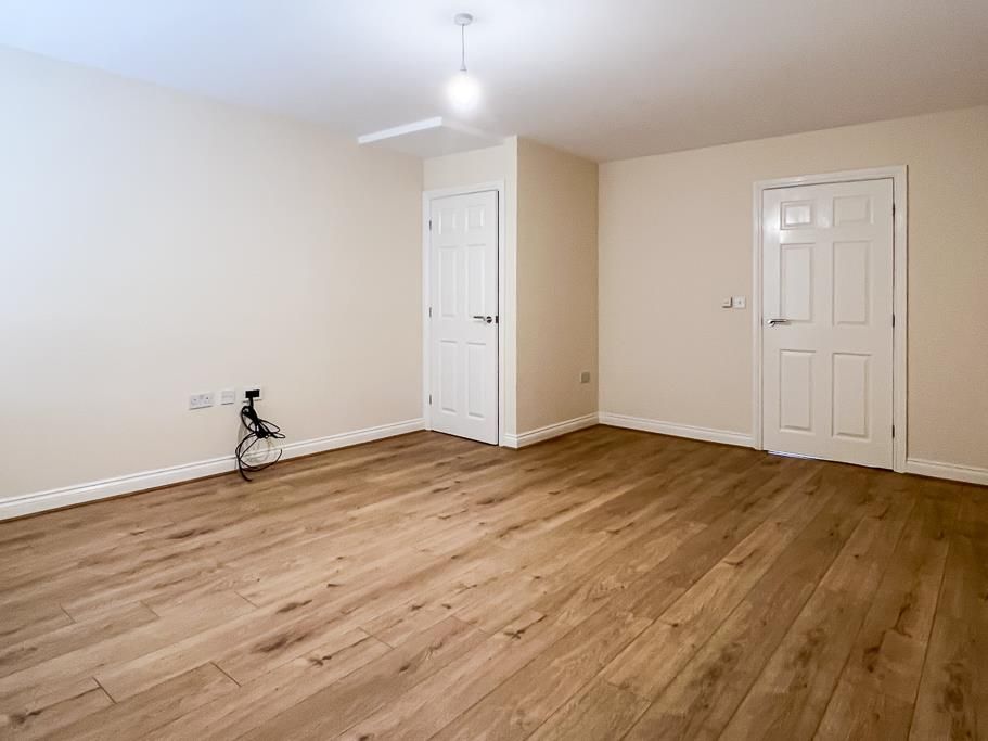 Property photo 2 of 11 Living Room