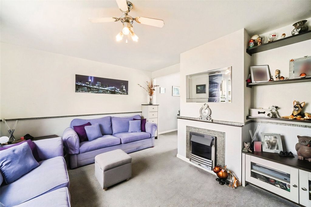 Property photo 2 of 15 Living Room