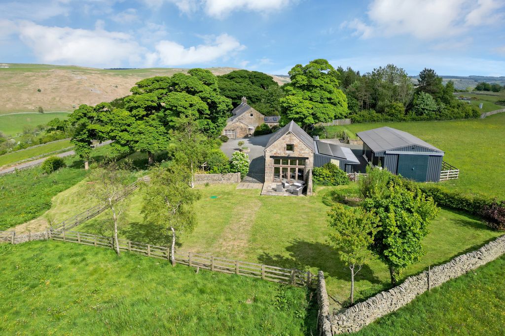 Property photo 3 of 32 Barn &amp; Outbuildings