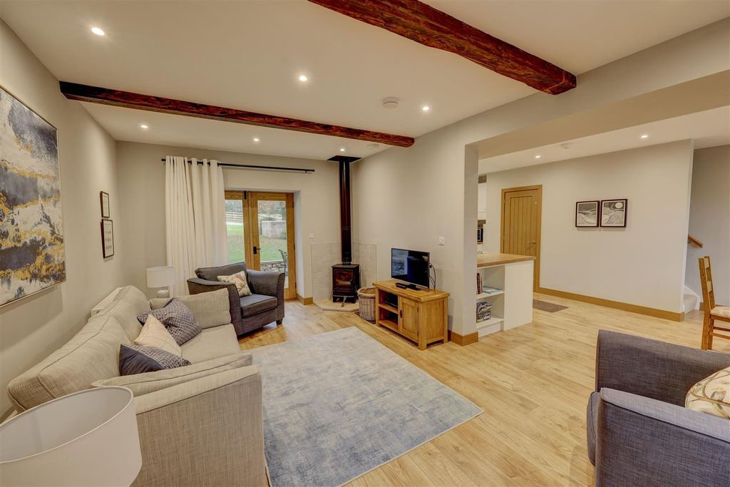 Property photo 2 of 16 Lounge / Kitchen Diner