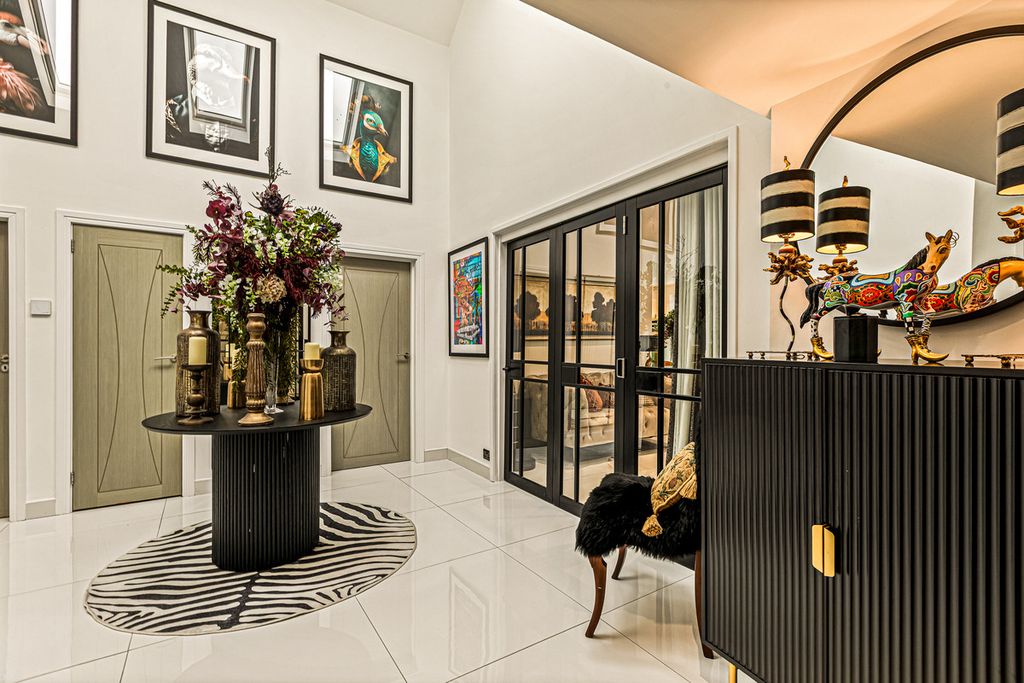 Property photo 3 of 35