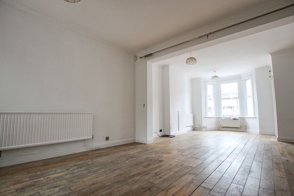 Property photo 2 of 11 Photo 6