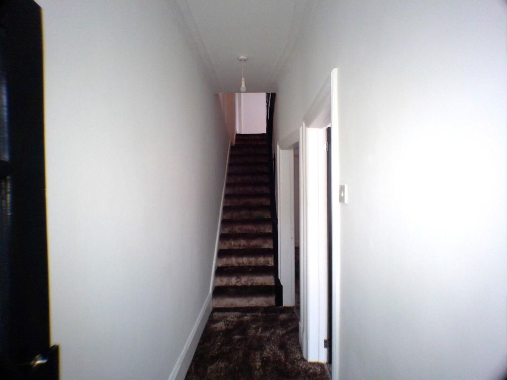 Property photo 2 of 16 Hallway