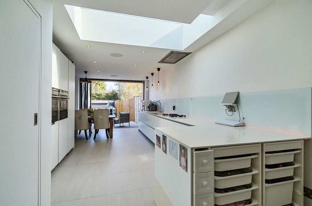 Property photo 2 of 17 1420325-7-69B96ba...