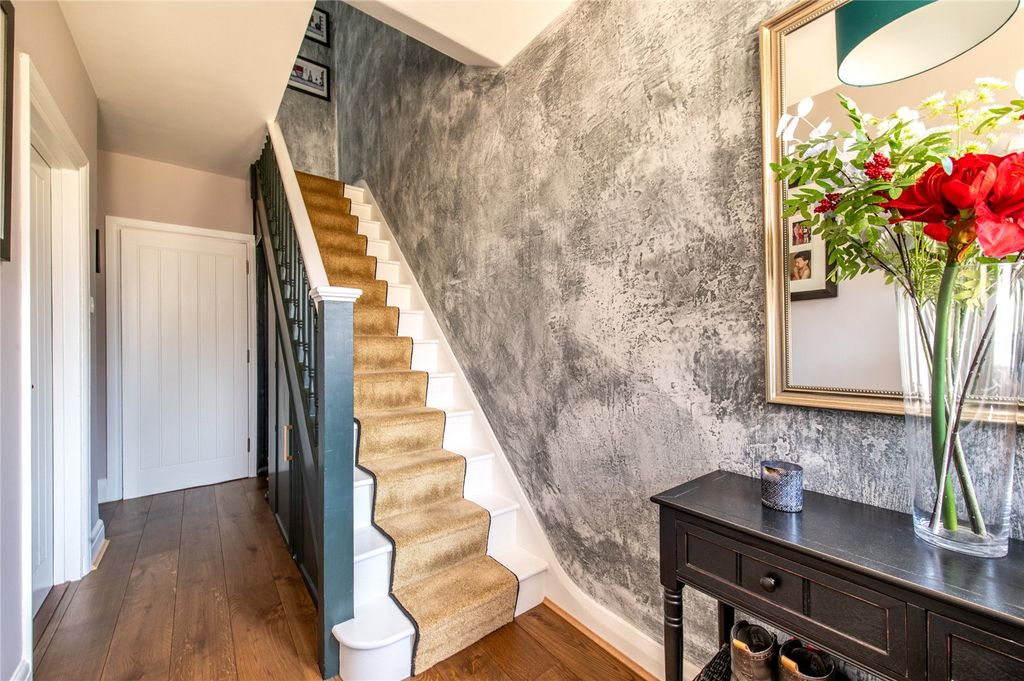 Property photo 2 of 20 Picture No. 34