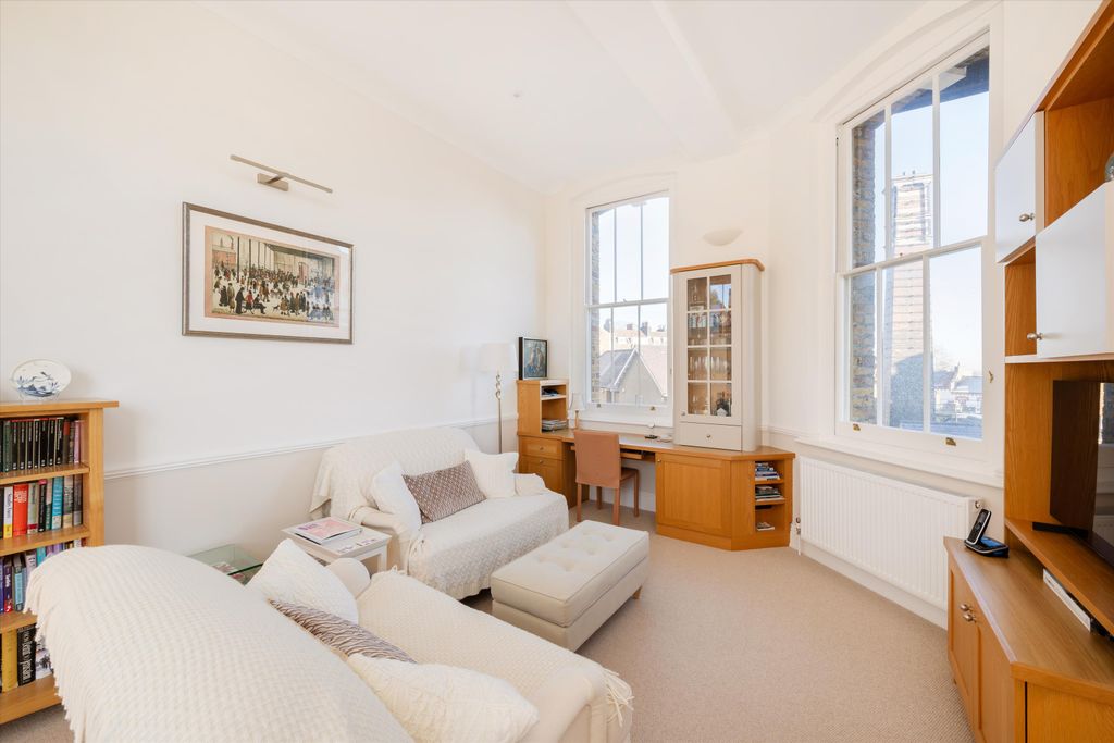 Property photo 2 of 18 Image