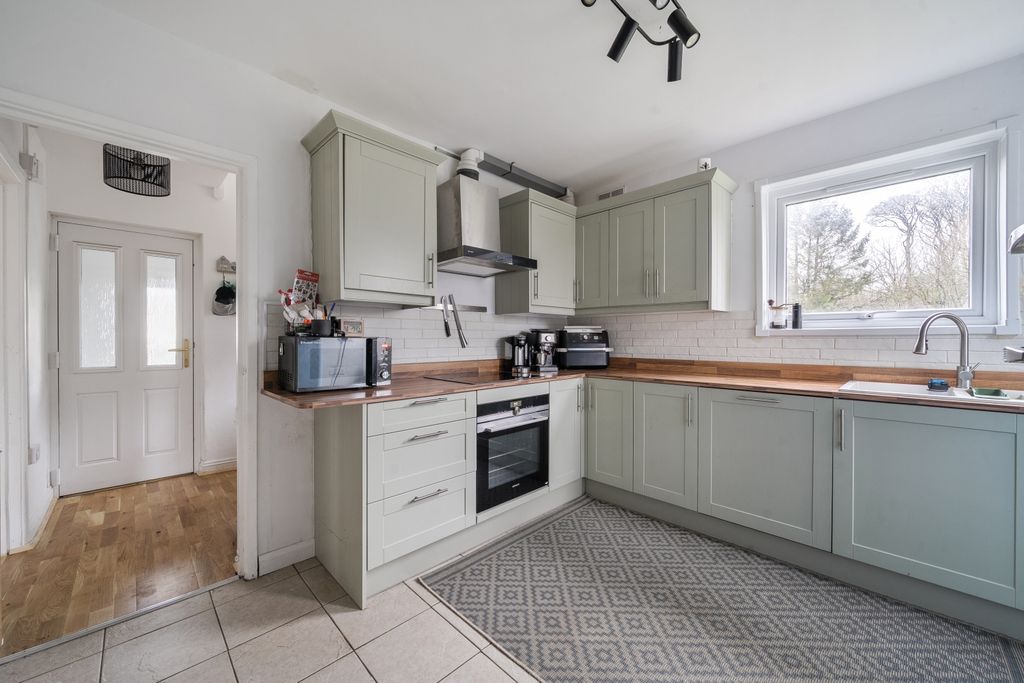 Property photo 2 of 18 1405161-15-697B81B0c76Ff