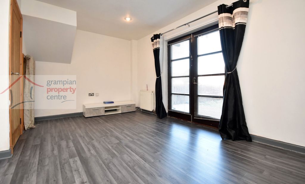 Property photo 3 of 16 l1 .Jpg