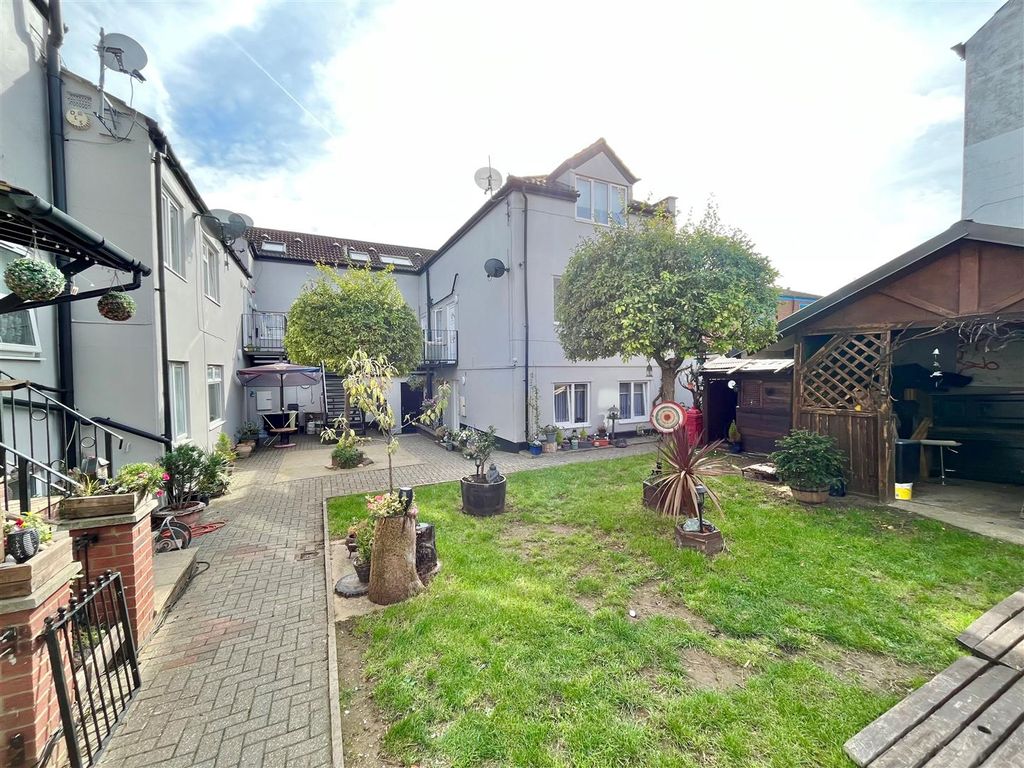 Property photo 1 of 6 Courtyard Entrance
