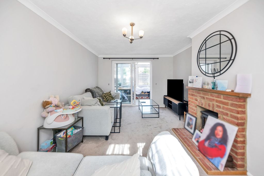 Property photo 3 of 20