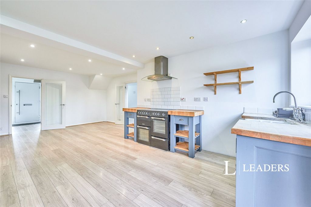 Property photo 2 of 11 Picture No. 06