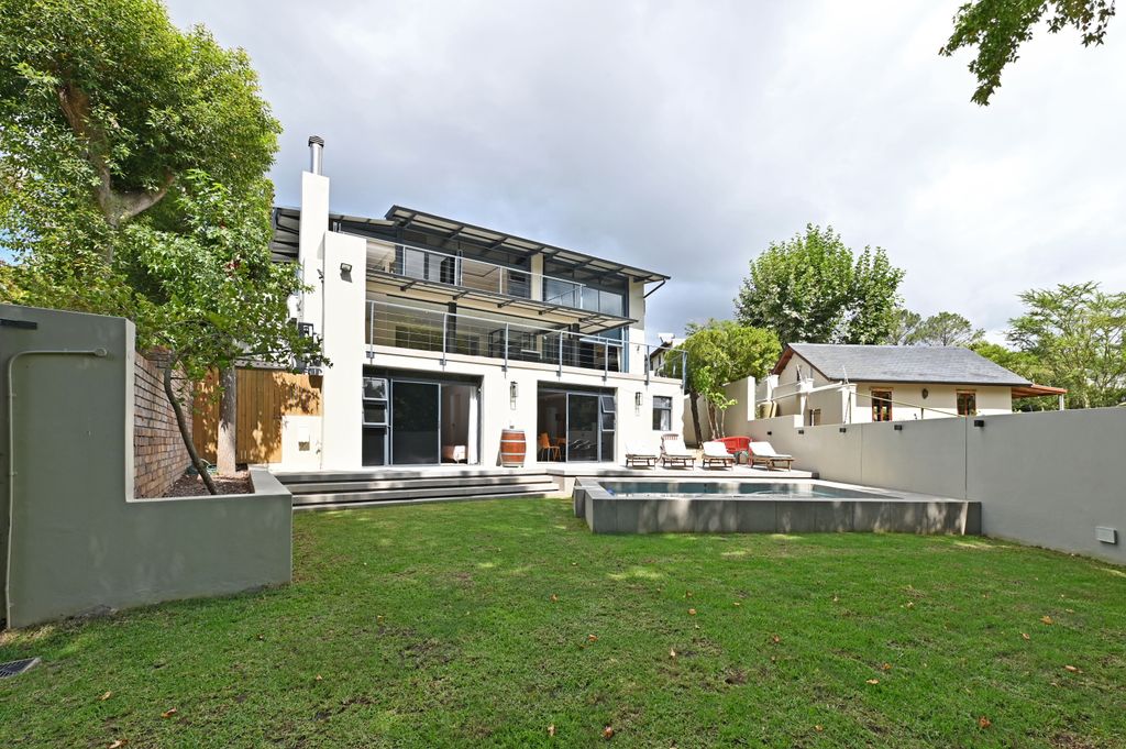 Property photo 3 of 49