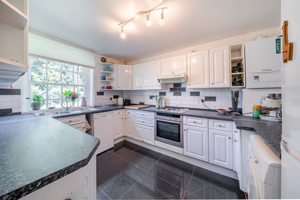 Property photo 2 of 11 Picture No. 08