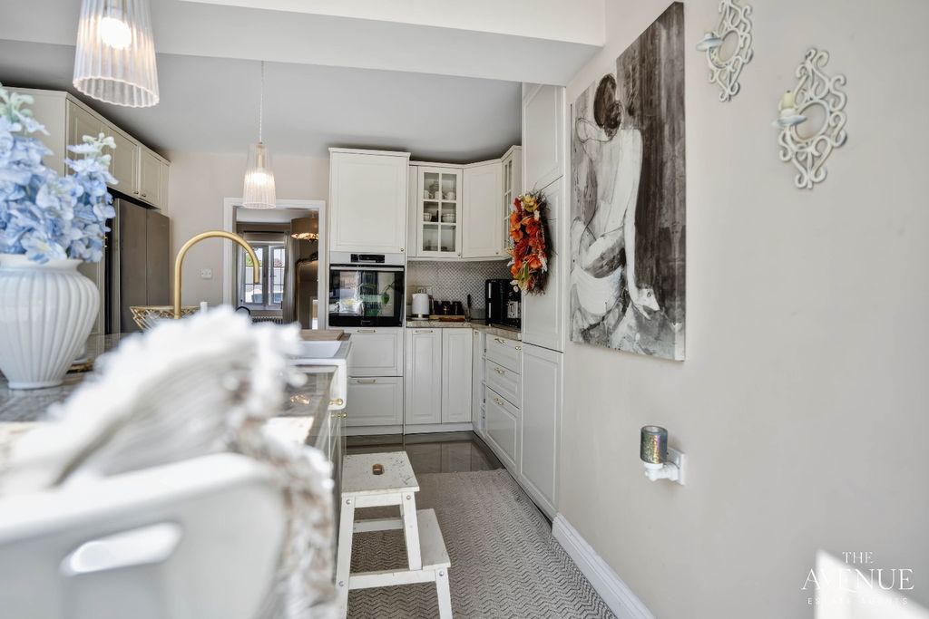 Property photo 3 of 21 5082923