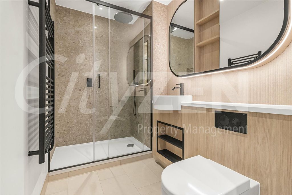 Property photo 3 of 20 En Suite