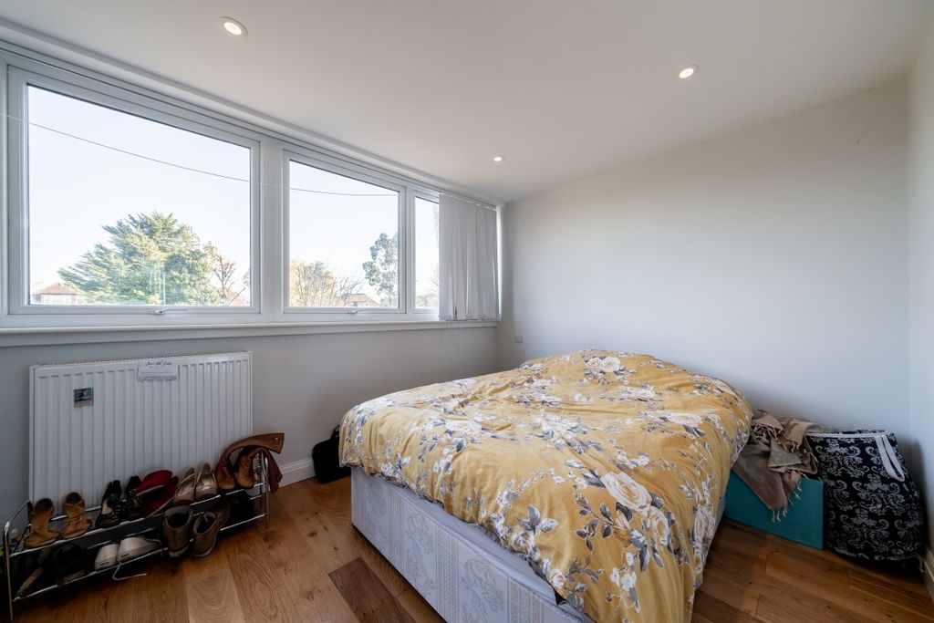 Property photo 3 of 10 3