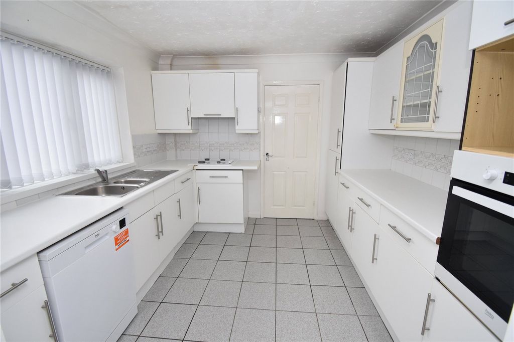 Property photo 2 of 11 Picture No. 48