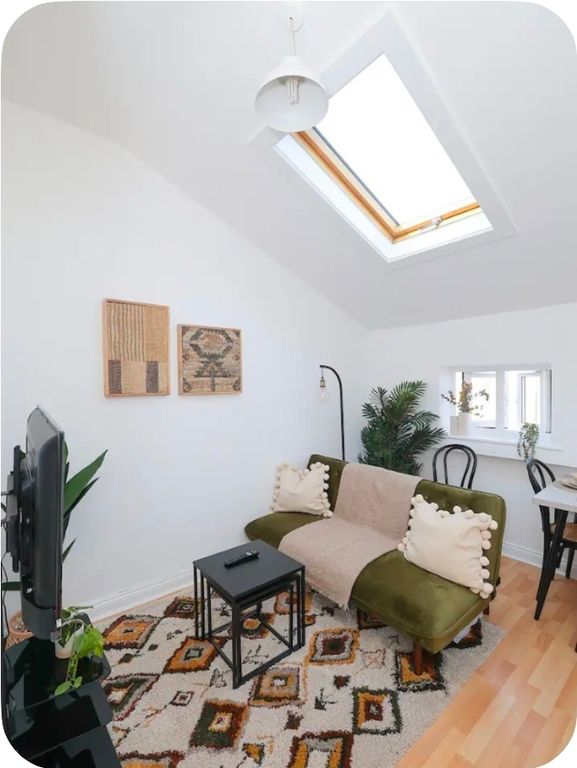 Property photo 3 of 10