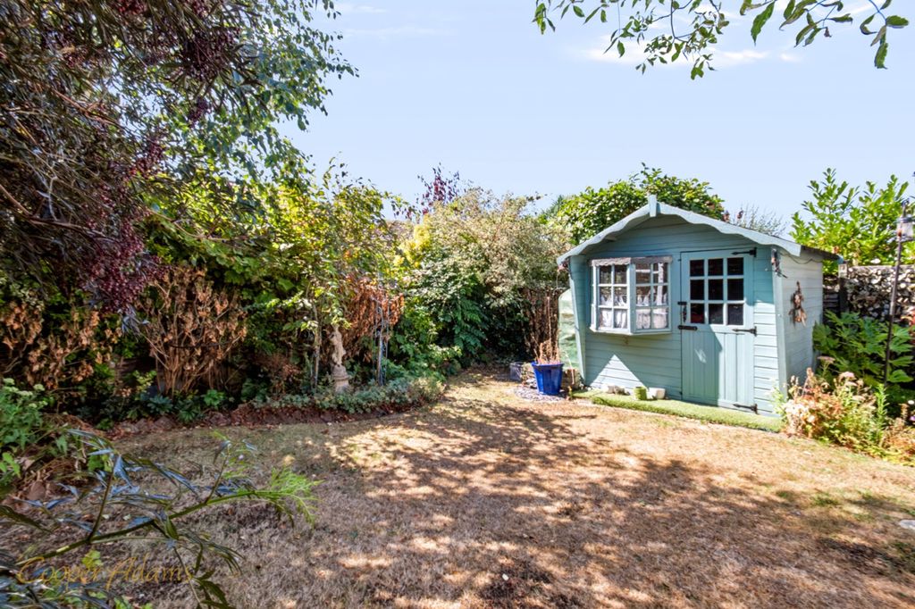 Property photo 3 of 18 Garden