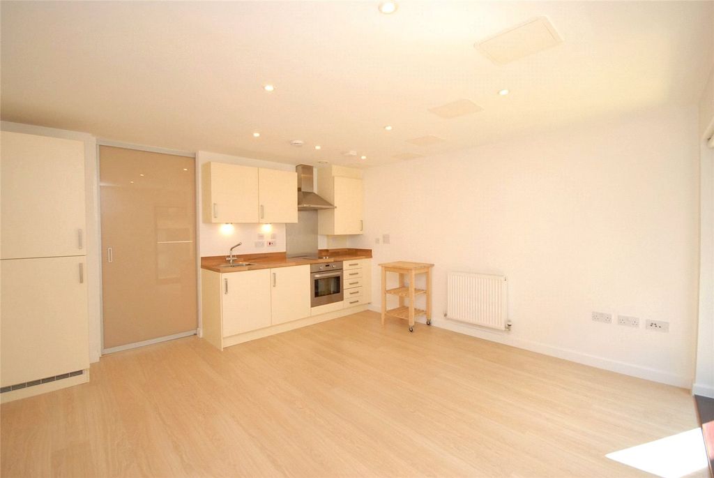 Property photo 2 of 13 Studio Room