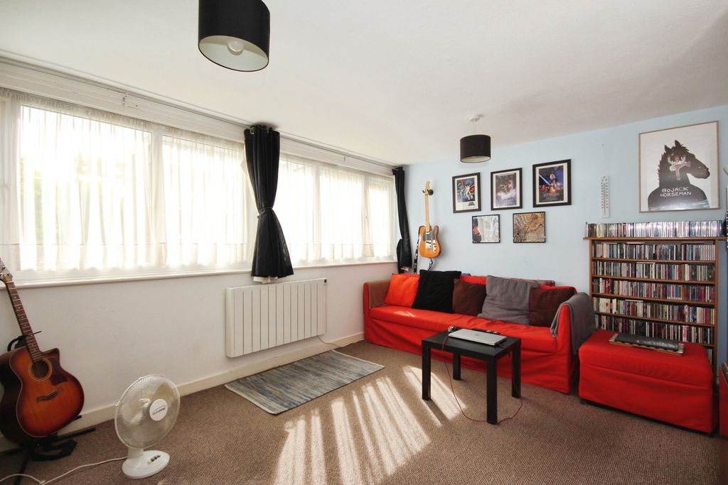 Property photo 2 of 13 Pbox-Img.Jpg