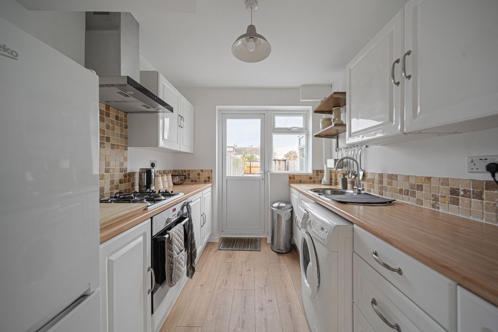 Property photo 2 of 19 4517722