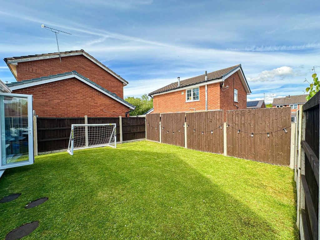 Property photo 3 of 27