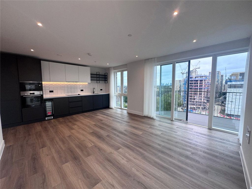 Property photo 3 of 16 Picture No. 14