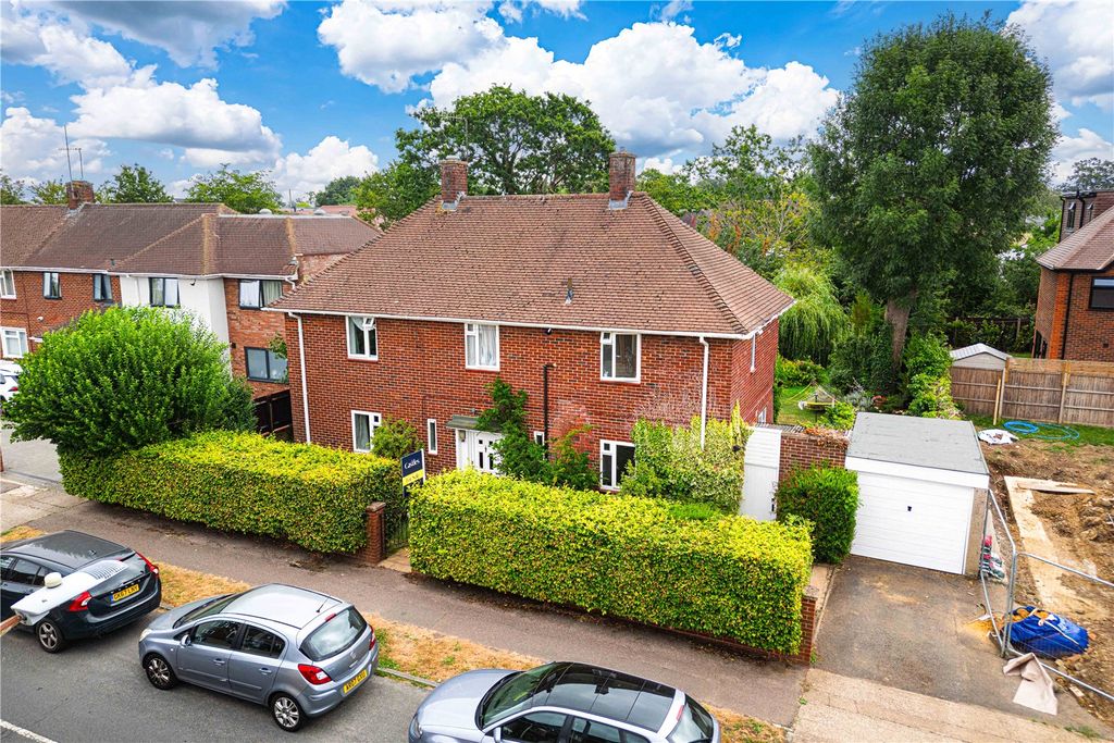 4 bed detached house for saleHarcourt Road, Bushey, Hertfordshire WD23