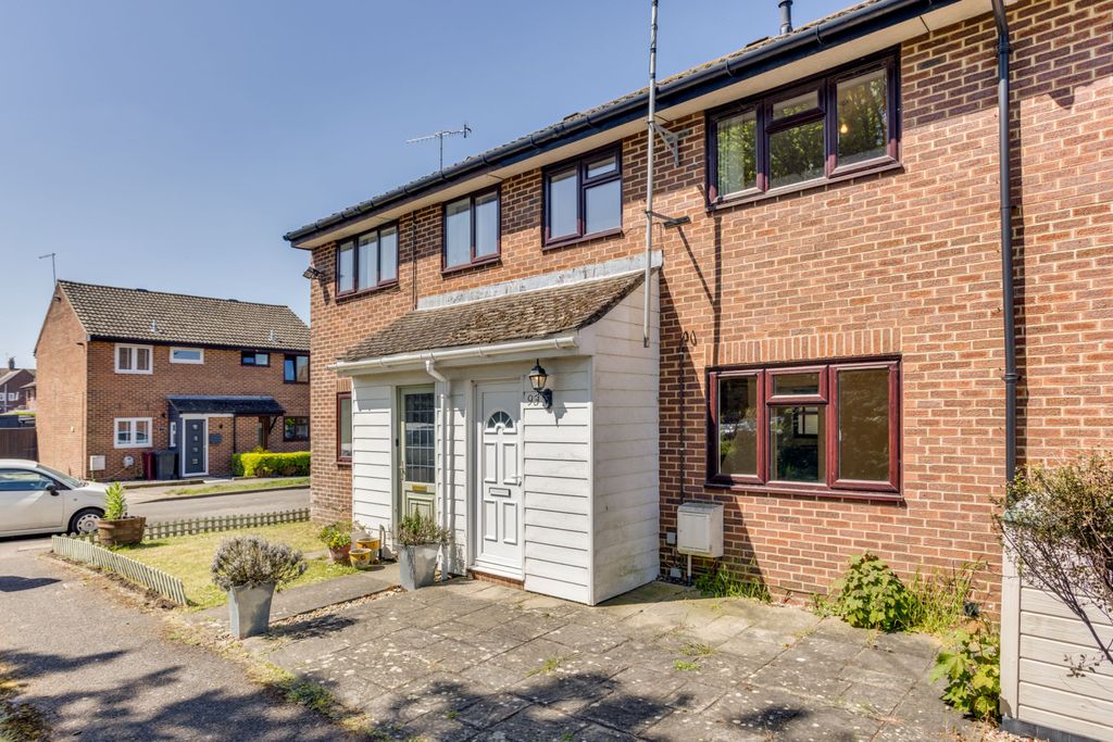 Property photo 2 of 19 93 Springfield Close, Lavant, Chichester,  Po18 0Az