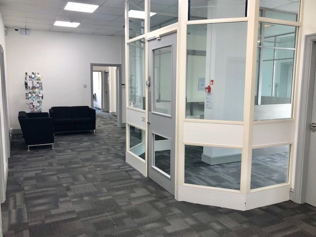 Property photo 2 of 6 Chapel House Serviced Office Worthing 