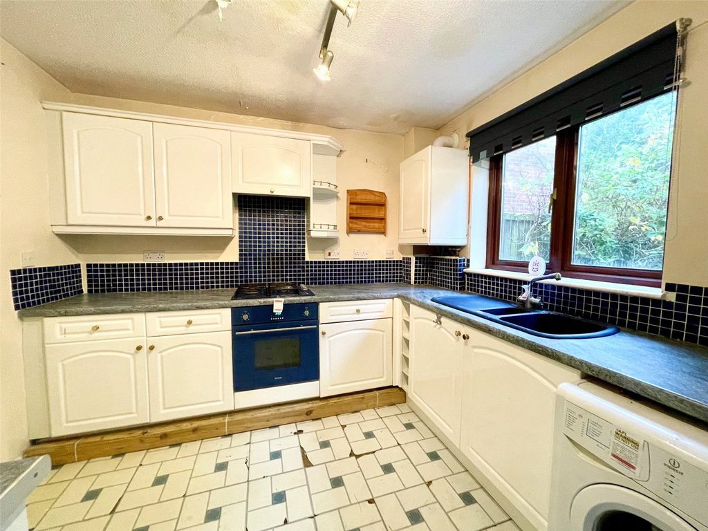 Property photo 2 of 9 Picture No. 18