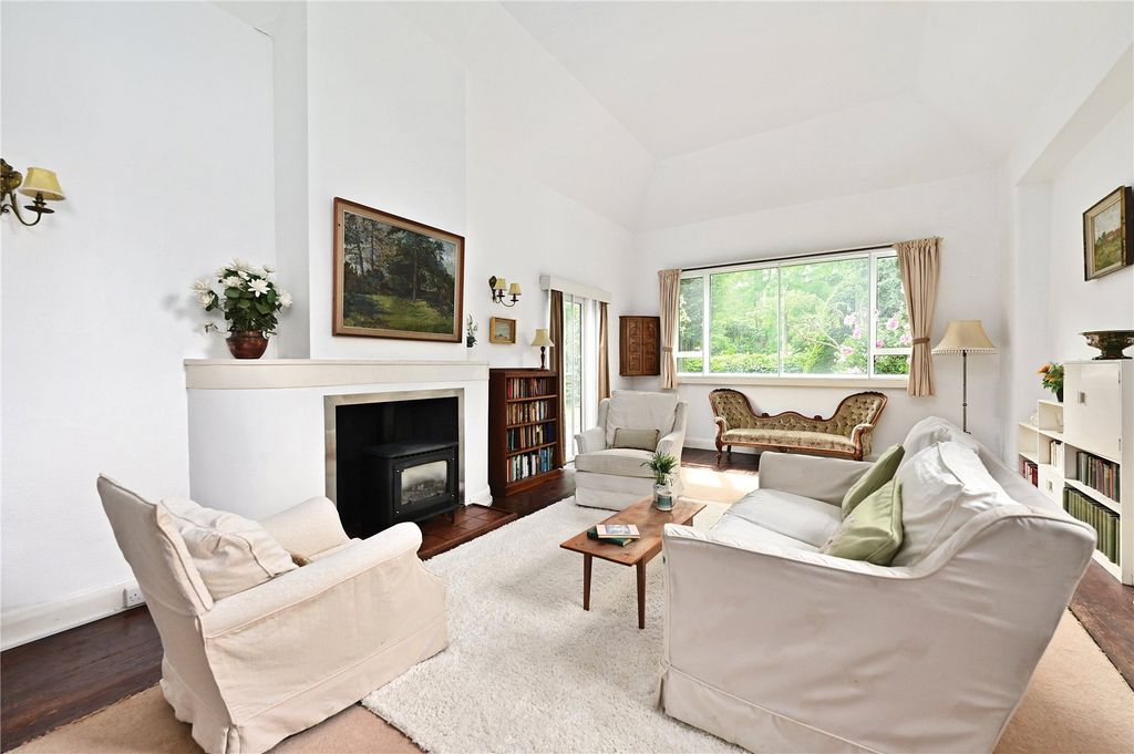 Property photo 2 of 33 Picture No. 23