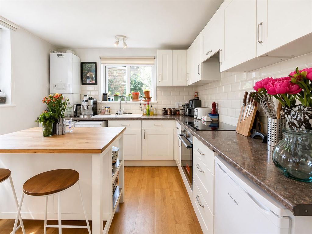 Property photo 1 of 6 Kitchen 2.Png