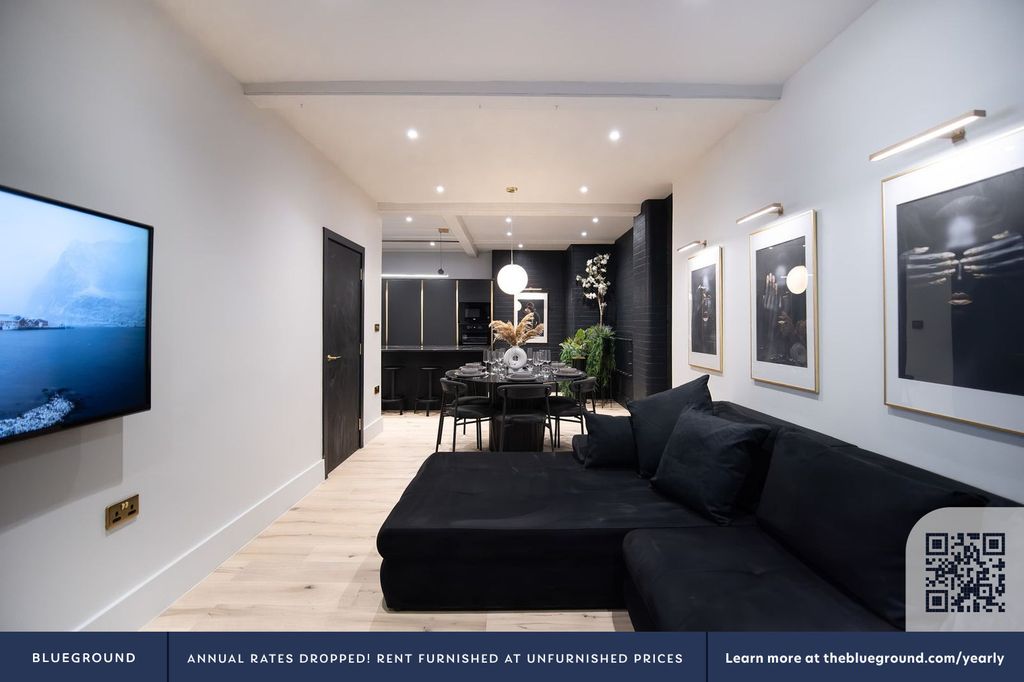 Property photo 3 of 20 Living Room