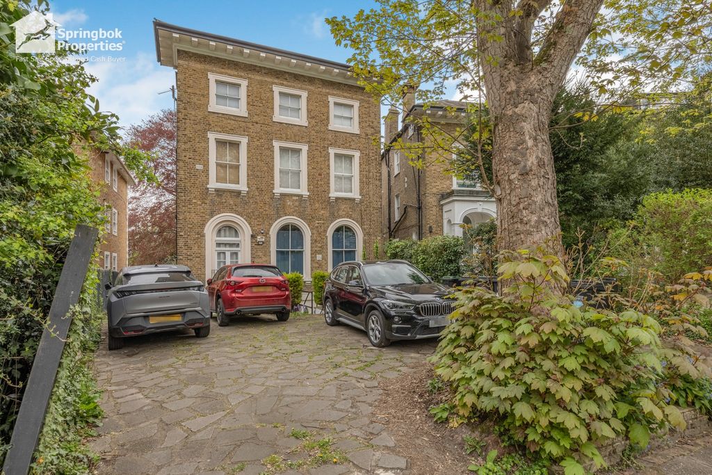 Property photo 1 of 8 Front View